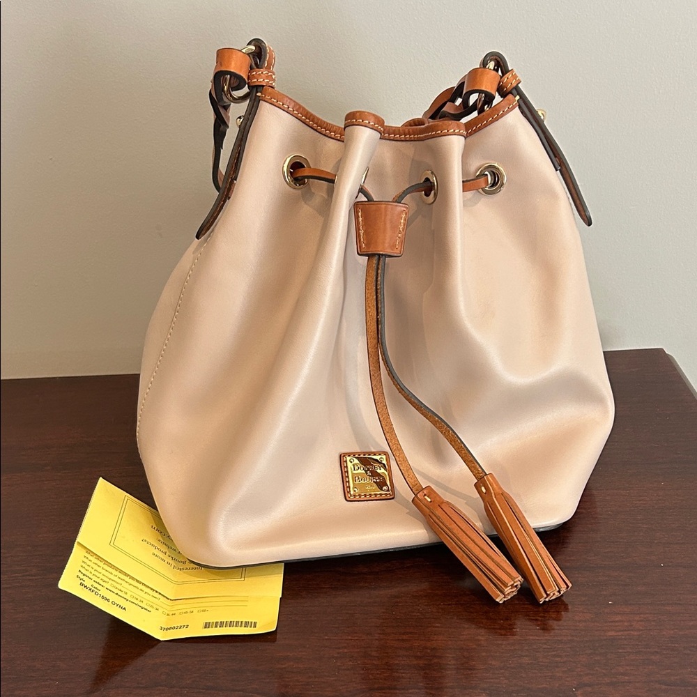 Dooney and Burke, Greta Shoulder bag